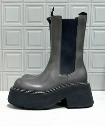 VIC MATIE（ビックマティ）の「VIC MATIE ヴィック・マティ ボリュームソールサイドゴアショートブーツ（ブーツ）」