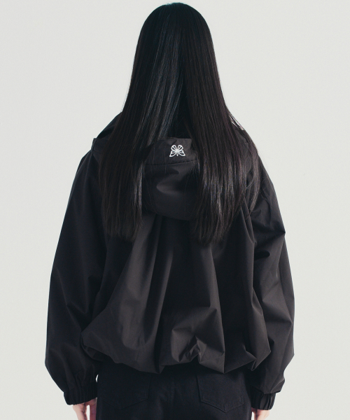 NICK&NICOLE(ニックアンドニコール)の「BALLOON SHIRRING HOOD JACKET_BLACK(ブルゾン・レディース・その他・FREE)」の3枚目の写真
