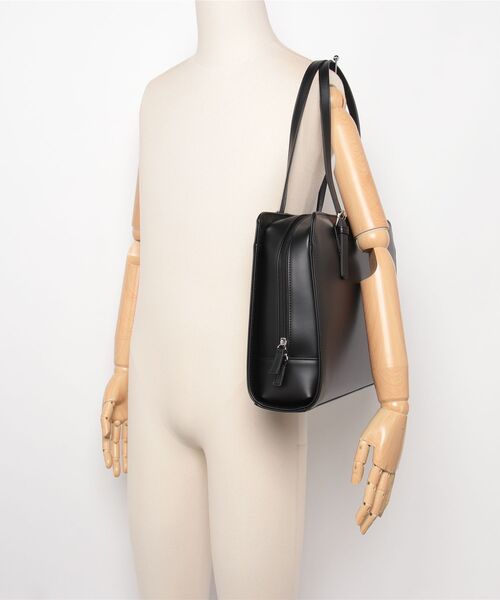 Perfect Suit FActory（パーフェクトスーツファクトリー）の「両尾錠リクルートバッグ（ビジネスバッグ・レディース・ブラック・FREE）」の4枚目の写真