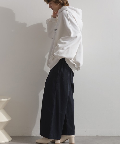 enhaut（アンオート）の「裏起毛 ブラスト加工 フロントロゴ刺繍 バックロゴ  オーバーサイズ スウェット パーカー（パーカー・レディース・グリーン/ホワイト/ネイビー/杢グレー・FREE）」の21枚目の写真