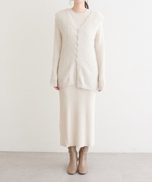 natural couture（ナチュラルクチュール）の「〈osono〉ラメフェザーニットベスト×リブワンピース（ワンピース・レディース・モカ/ブラウン/チャコールグレー/アイボリー・MEDIUM/LARGE）」の6枚目の写真