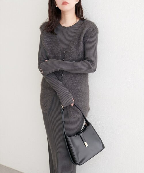 セール】〈osono〉ラメフェザーニットベスト×リブワンピース