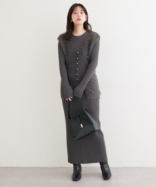 セール】〈osono〉ラメフェザーニットベスト×リブワンピース