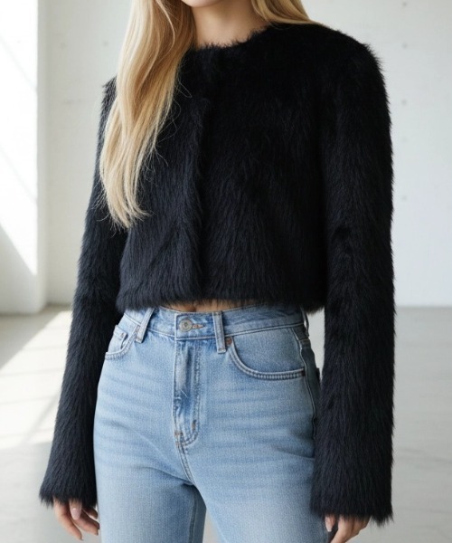 .KOM(ドットコム)の「A'GEM/9 × .kom 『.KOMZ/ドットケーオーエムゼット』Y2K Feather-Texture Crop Knit/ Y2K フェザーテクスチャークロップニット(ニット/セーター・レディース・グレー/ブラック/ホワイト/ブラウン・FREE)」の9枚目の写真