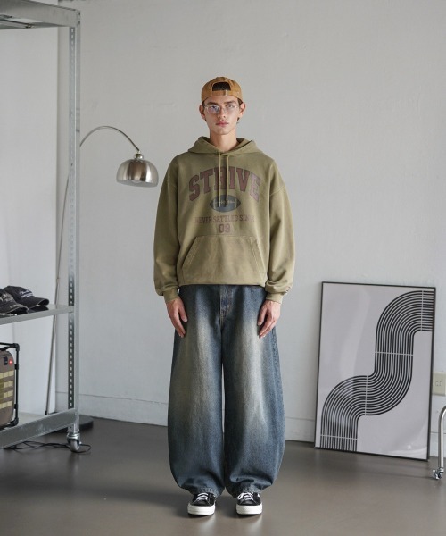 NO NEED(ノーニード)の「【EZKATON】Smudge Ballon wide denim pants/MMLP6919(デニムパンツ・メンズ・ブルー・LL/L/M/S)」の5枚目の写真