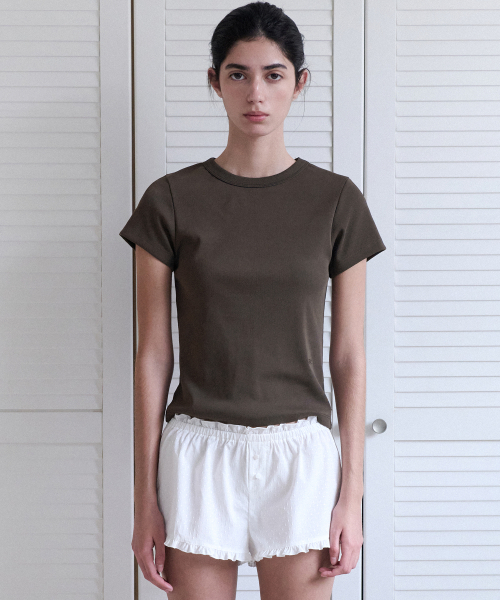 ANDNEEDS(アンドニーズ)の「Bessette half tee (brown)(Tシャツ/カットソー・レディース・その他・FREE)」の1枚目の写真