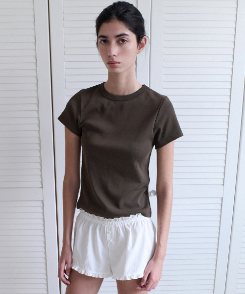 ANDNEEDS(アンドニーズ)の「Bessette half tee (brown)(Tシャツ/カットソー・レディース・その他・FREE)」の2枚目の写真