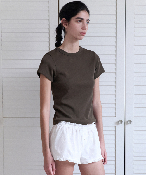 ANDNEEDS(アンドニーズ)の「Bessette half tee (brown)(Tシャツ/カットソー・レディース・その他・FREE)」の3枚目の写真