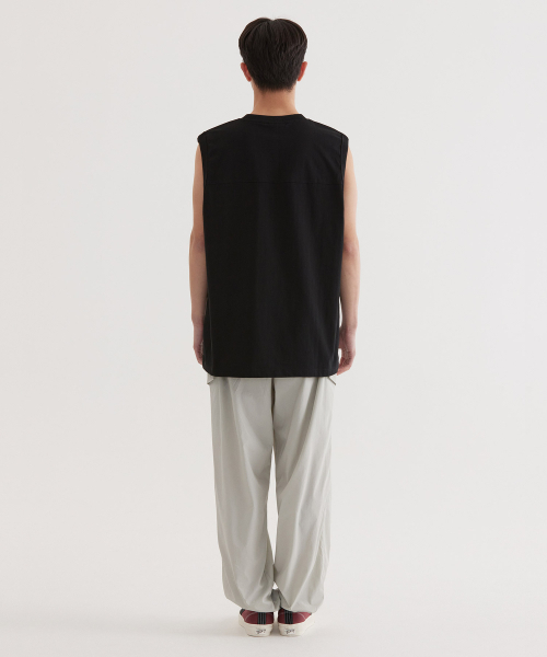 COVERNAT(カバーナット)の「アーチ08ロゴスリーブレスブラック(Tシャツ/カットソー・レディース・その他・SMALL/MEDIUM/LARGE/X-LARGE)」の6枚目の写真