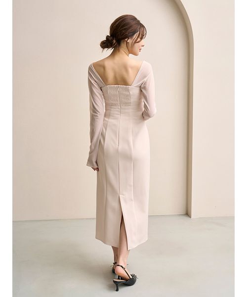 SNIDEL(スナイデル)の「オフショルリボンドレス(ワンピース・レディース・ブラック/グレイッシュベージュ/ピンクベージュ・0/1)」の5枚目の写真