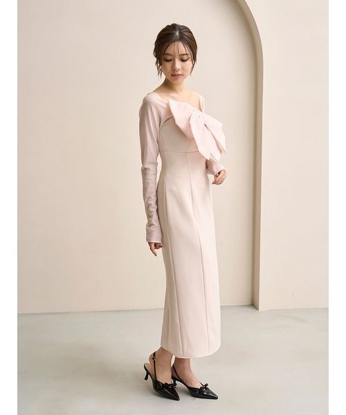 SNIDEL(スナイデル)の「オフショルリボンドレス(ワンピース・レディース・ブラック/グレイッシュベージュ/ピンクベージュ・0/1)」の6枚目の写真