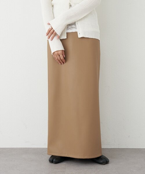 SHENERY（シーナリー）の「レザーマキシスカート（スカート・レディース・オフホワイト/キャメル/ブラック・36/38）」の4枚目の写真