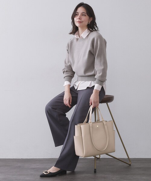 OPAQUE.CLIP（オペークドットクリップ）の「シュリンク合皮大容量トートバッグ【人間工学／軽量／A4サイズ対応／2WAY】（トートバッグ・レディース・ベージュ/ナチュラル/ブラック・00）」の9枚目の写真