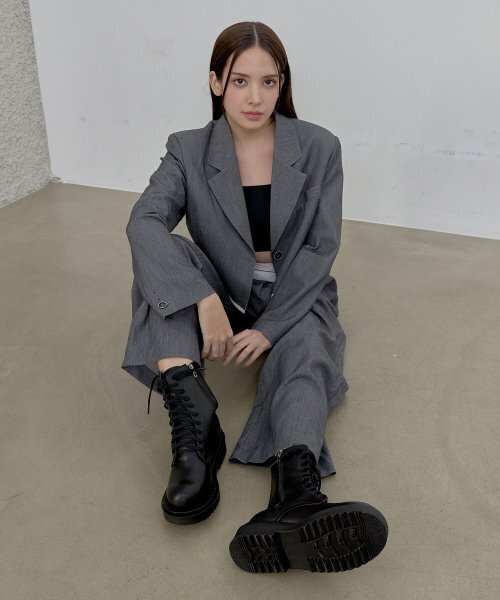 SHOEHI（シューハイ）の「ビアンカレースアップワーカーブーツ B1515 (3カラー)（ブーツ・レディース・ブラック・23cm/23.5cm/24cm/24.5cm/25cm/22.5cm）」の2枚目の写真