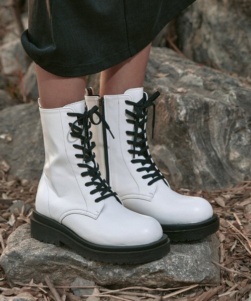 SHOEHI（シューハイ）の「ビアンカレースアップワーカーブーツ B1515 (3カラー)（ブーツ・レディース・ブラック・23cm/23.5cm/24cm/24.5cm/25cm/22.5cm）」の5枚目の写真