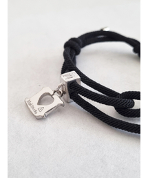 MOI STUDIO（モイ スタジオ）の「Bread Clip Charm Black Knot Bracelet（ブレスレット）」