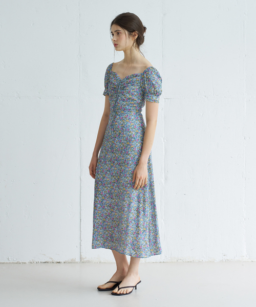 VEM.VER（ベンバー）の「シュシャハートネックフローラルミディワンピース_ブルー（ワンピース・レディース・ブルー・SMALL/MEDIUM）」の3枚目の写真