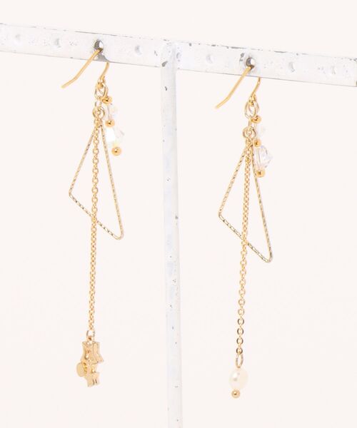 tone(トーン)の「【MUURABBTI】星と淡水パールのトライアングルピアス(MA)(ピアス(両耳用)・レディース・ゴールド・FREE)」の3枚目の写真