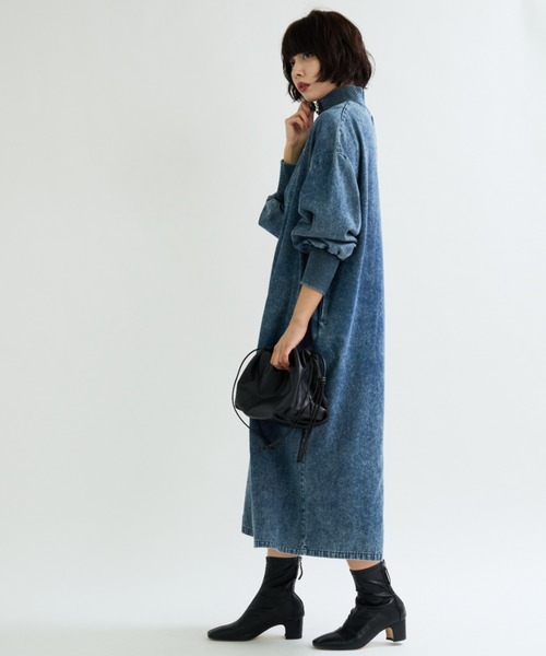 A.D.C.L.（エーディーシーエル）の「ハーフジップ デニム ロングワンピース サムホール付き（ワンピース・レディース・ブラック/ブルー・L/M）」の11枚目の写真