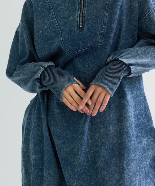 A.D.C.L.（エーディーシーエル）の「ハーフジップ デニム ロングワンピース サムホール付き（ワンピース・レディース・ブラック/ブルー・L/M）」の17枚目の写真