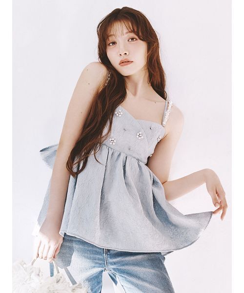 LILY BROWN（リリーブラウン）の「[L.B CANDY STOCK]ビッグリボンビジューペプラムトップス（キャミソール・レディース・アイボリー/ブラック/ライトブルー・F）」の4枚目の写真