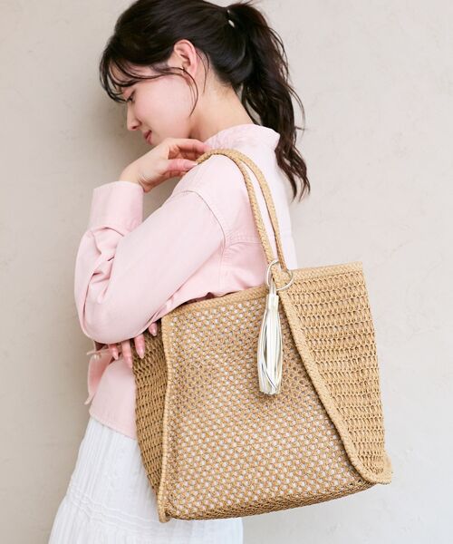 le.coeur blanc(ルクールブラン)の「透かし編みペーパートート(トートバッグ・レディース・ベージュ/サックスブルー・FREE)」の11枚目の写真