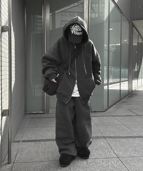 YACA(ヤーカ)の「Big Silhouette Logo Sweat PT/ビッグシルエットロゴスウェットパンツ【unisex item】(スウェットパンツ・レディース・ライトグレー/チャコールグレー・FREE)」の21枚目の写真