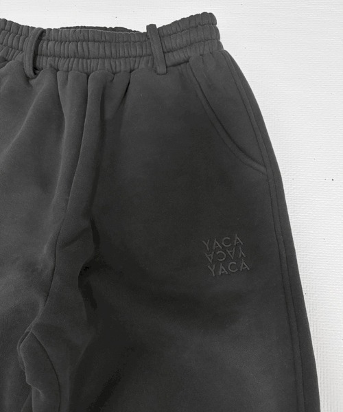 YACA(ヤーカ)の「Big Silhouette Logo Sweat PT/ビッグシルエットロゴスウェットパンツ【unisex item】(スウェットパンツ・レディース・ライトグレー/チャコールグレー・FREE)」の11枚目の写真