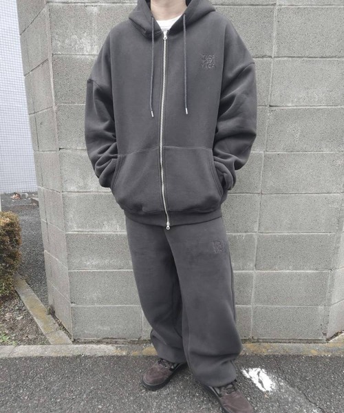 YACA(ヤーカ)の「Big Silhouette Logo Sweat PT/ビッグシルエットロゴスウェットパンツ【unisex item】(スウェットパンツ・レディース・ライトグレー/チャコールグレー・FREE)」の18枚目の写真