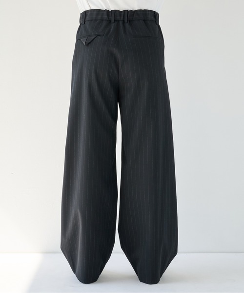 PUBLIC TOKYO(パブリックトウキョウ)の「【26秋新作】High Daily Curve Slacks(スラックス・メンズ・ストライプ/グレイッシュベージュ/チェック/ブラック・L/M/S)」の12枚目の写真