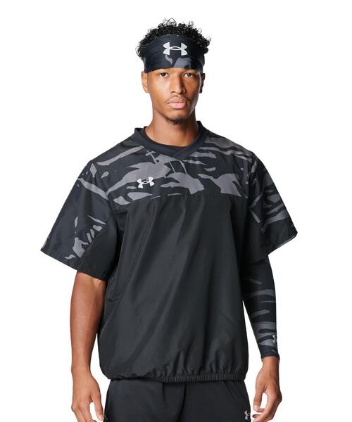 UNDER ARMOUR(アンダーアーマー)の「UAヤード ノベルティ ショートスリーブ Vネック ジャケット(ベースボール/メンズ)(その他アウター・メンズ・ブラック・XL/2XL/L/M)」の1枚目の写真