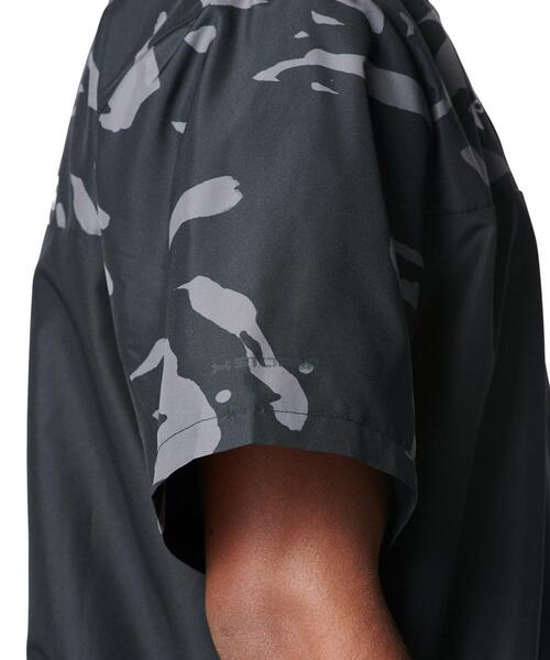 UNDER ARMOUR(アンダーアーマー)の「UAヤード ノベルティ ショートスリーブ Vネック ジャケット(ベースボール/メンズ)(その他アウター・メンズ・ブラック・XL/2XL/L/M)」の5枚目の写真