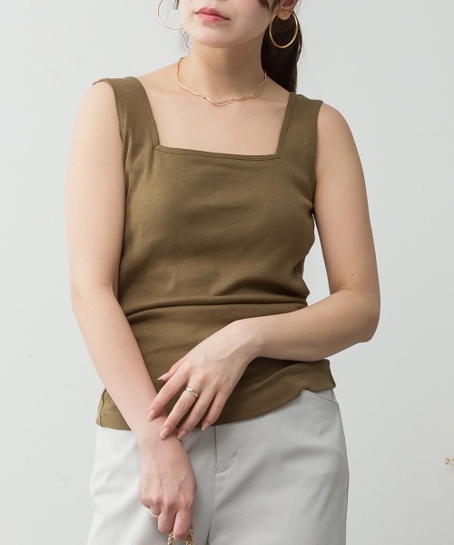 aity(アイティ)の「M-4L カップ付き コットンフライス スクエアネックタンクトップ 夏服(タンクトップ・レディース・ネイビー/カーキ/グレイッシュベージュ/ブラック/オフホワイト/杢グレー/チャコールグレー・4L/3L/LL/L/M)」の12枚目の写真
