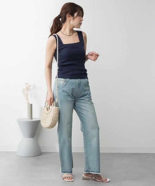 aity(アイティ)の「M-4L カップ付き コットンフライス スクエアネックタンクトップ 夏服(タンクトップ・レディース・ネイビー/カーキ/グレイッシュベージュ/ブラック/オフホワイト/杢グレー/チャコールグレー・4L/3L/LL/L/M)」の22枚目の写真