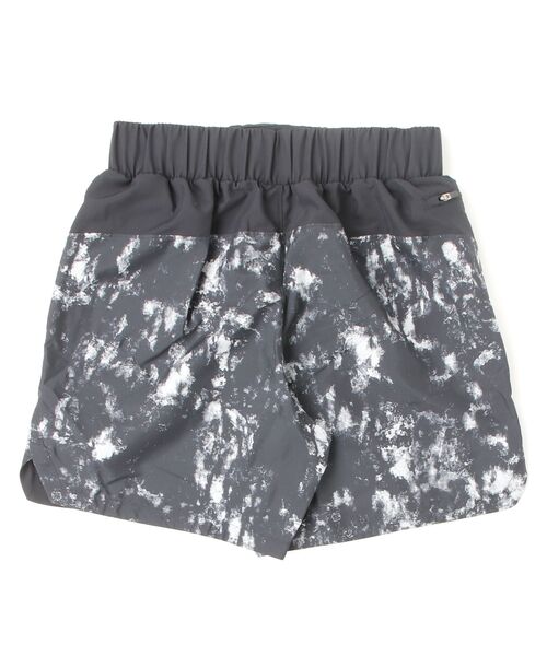 UNDER ARMOUR(アンダーアーマー)の「アンダーアーマー UAウーブン マルチ ポケット プリント ショーツ(その他パンツ・メンズ・ライトグレー/ブラック・3L/LL/L/M/S)」の3枚目の写真