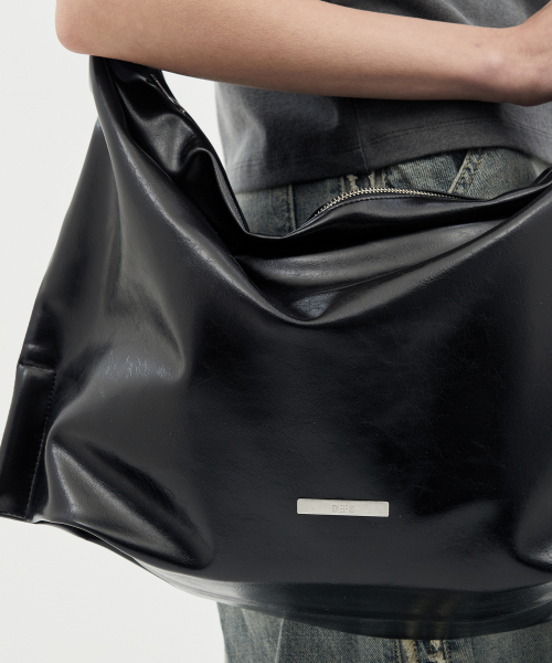 DEFGARMENTS（デフグラメンツ）の「EYELET HOBO BAG [BLACK]（ショルダーバッグ・レディース・その他・F）」の4枚目の写真
