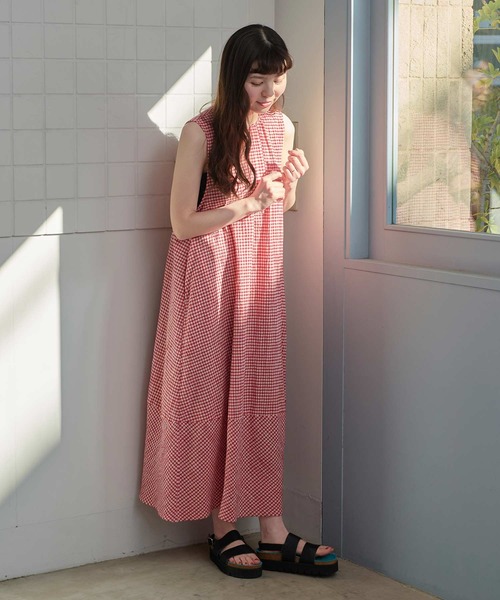 l'atelier du savon（アトリエドサボン）の「ちぢみギンガム　裾バルーンワンピース（ワンピース・レディース・レッド・FREE）」の20枚目の写真