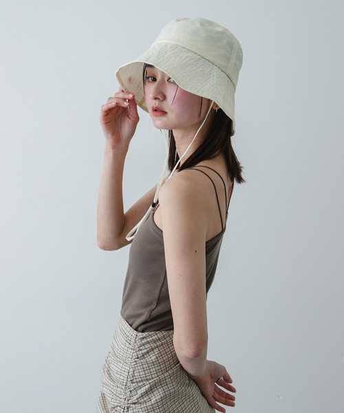 SENSE OF PLACE by URBAN RESEARCH(センスオブプレイスバイアーバンリサーチ)の「UVダウンブリムハット(ハット・レディース・ブラック/アイボリー/カーキ・ONE)」の5枚目の写真