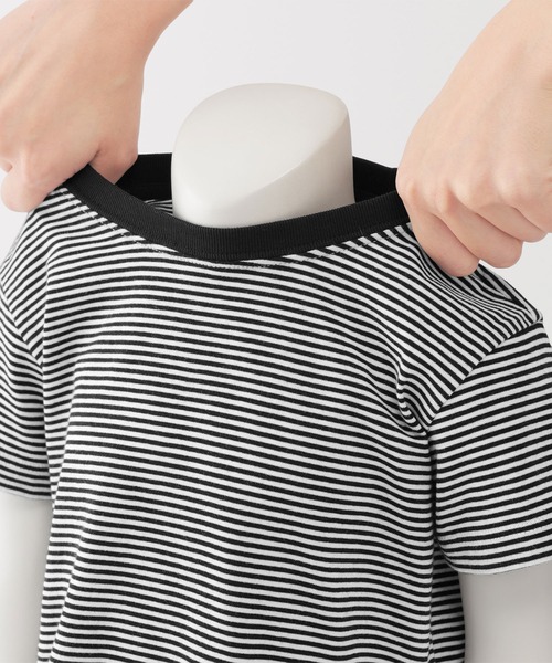 無印良品（ムジルシリョウヒン）の「ベビー あたまするっと 綿天竺編みクルーネック半袖Ｔシャツ ボーダー（Tシャツ/カットソー・キッズ・ブラック系/ブルー系・80/90/100）」の7枚目の写真