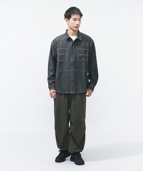 CONVERSE(コンバース)の「コンバース SYNTHETIC DENIM SHIRT M シンセティックデニムシャツ(シャツ/ブラウス・メンズ・ブラック/ネイビー・M/L/LL)」の6枚目の写真