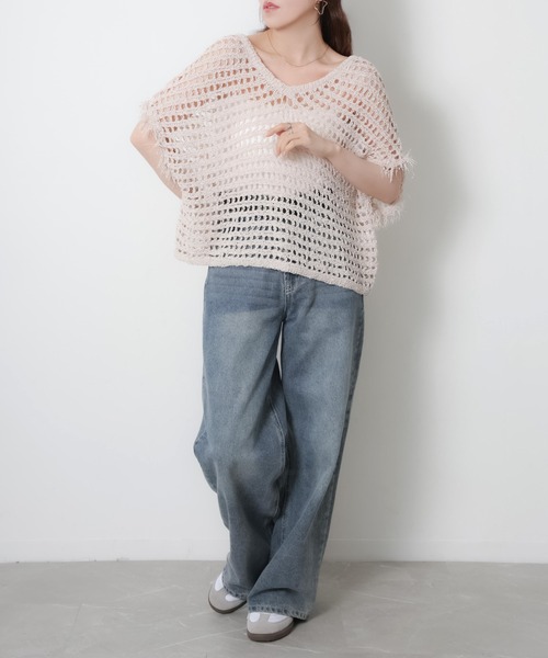 Riberry(リベリー)の「前後2WAYフリンジ透かし編みベスト(ベスト・レディース・ブラック/ホワイト系/グレー・MEDIUM)」の6枚目の写真