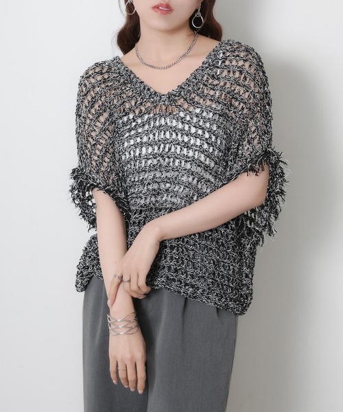 Riberry(リベリー)の「前後2WAYフリンジ透かし編みベスト(ベスト・レディース・ブラック/ホワイト系/グレー・MEDIUM)」の22枚目の写真