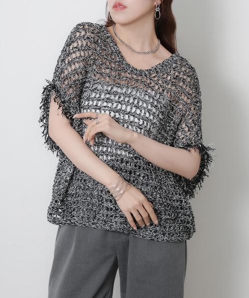 Riberry(リベリー)の「前後2WAYフリンジ透かし編みベスト(ベスト・レディース・ブラック/ホワイト系/グレー・MEDIUM)」の8枚目の写真