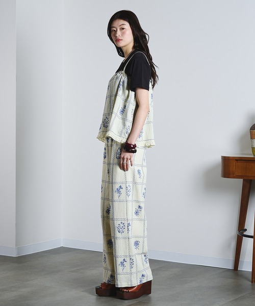 ROSE BUD（ローズバッド）の「(mag.by c)EMBROIDERY CAMISOLE BLOUSE（カーディガン/ボレロ・レディース・オフホワイト/ブラック・ONE SIZE）」の22枚目の写真