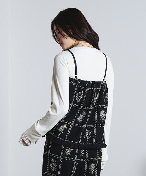 ROSE BUD（ローズバッド）の「(mag.by c)EMBROIDERY CAMISOLE BLOUSE（カーディガン/ボレロ・レディース・オフホワイト/ブラック・ONE SIZE）」の5枚目の写真