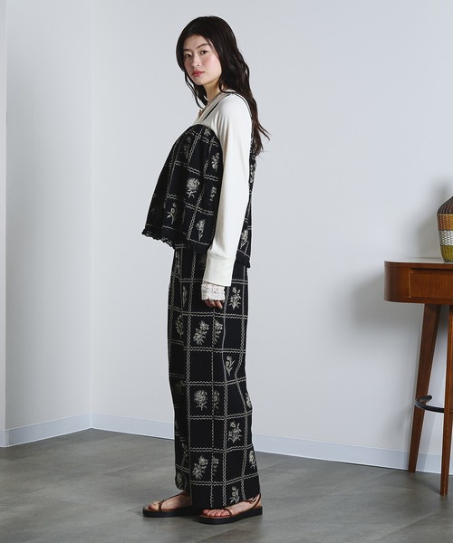 ROSE BUD（ローズバッド）の「(mag.by c)EMBROIDERY CAMISOLE BLOUSE（カーディガン/ボレロ・レディース・オフホワイト/ブラック・ONE SIZE）」の7枚目の写真