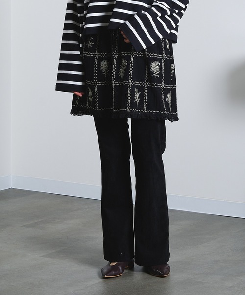 ROSE BUD（ローズバッド）の「(mag.by c)EMBROIDERY CAMISOLE BLOUSE（カーディガン/ボレロ・レディース・オフホワイト/ブラック・ONE SIZE）」の9枚目の写真