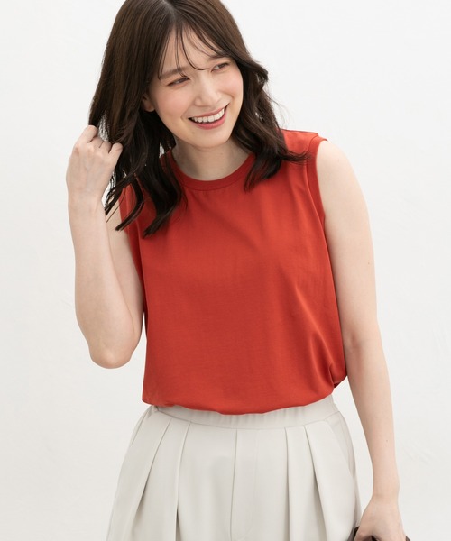 Honeys（ハニーズ）の「【ハニさら・接触冷感・ＵＶカット】きれいめタンクトップ（タンクトップ・レディース・グリーン/モカ/ネイビー/ブラック/グレイッシュベージュ/オフホワイト/ライトブルー/オレンジ/ブラウン・M/L/S/LL）」の9枚目の写真
