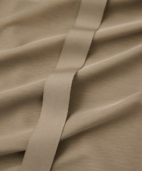 ROPE'（ロペ）の「エスパンディサイドプリーツワンピース（ワンピース・レディース・ブラック/レッド/ベージュ/ブルー・FREE）」の7枚目の写真