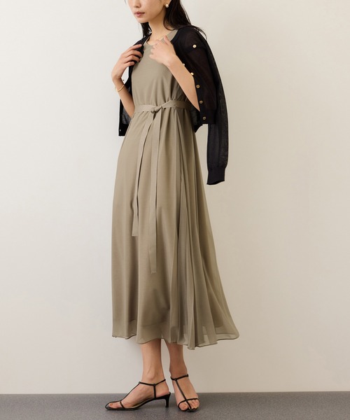 ROPE'（ロペ）の「エスパンディサイドプリーツワンピース（ワンピース・レディース・ブラック/レッド/ベージュ/ブルー・FREE）」の11枚目の写真